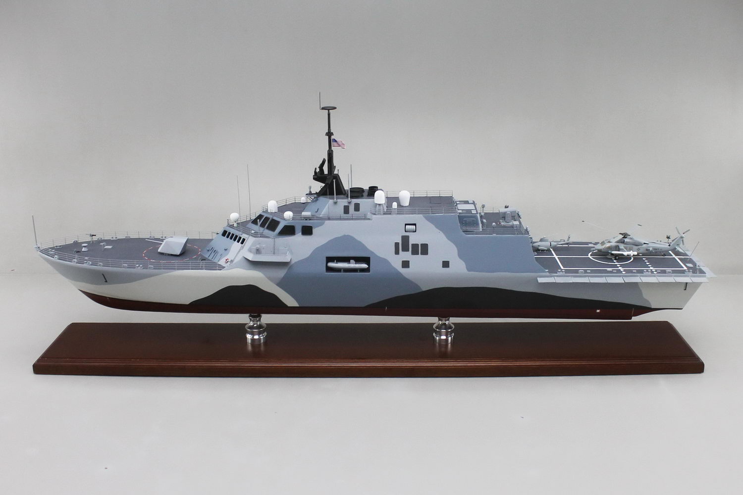 Master Model 1:700 Independence Class of Littoral Combat Ships #SM700052 