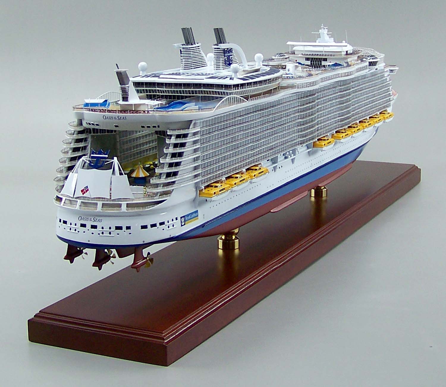 cruise ship toy model