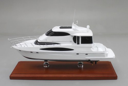 Carver yacht scale model