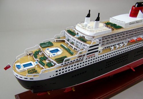 RMS Queen Mary 2  Models
