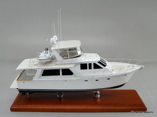 Offshore Yachts replica model