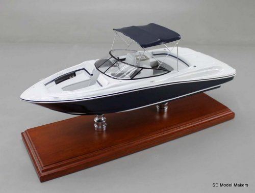 Sea Ray SLX scale model
