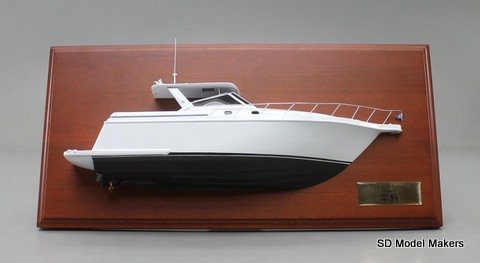 Tiarra 4000 Half Hull Model - 18 Inch