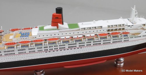 RMS Queen Elizabeth 2 Models