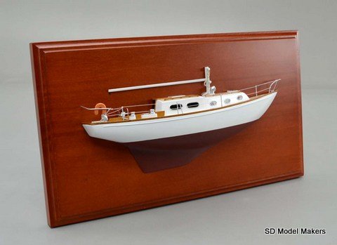 Luders 33 Detailed Half Hull Model - 12 Inch