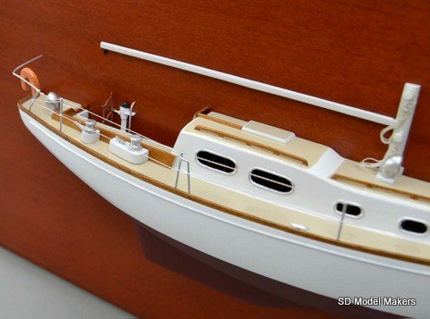 Luders 33 Detailed Half Hull Model - 12 Inch