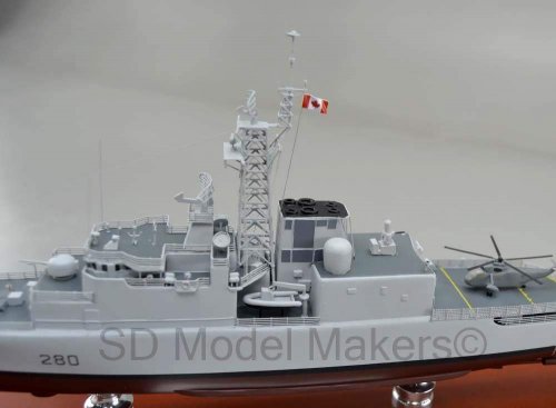 Iroquois Class Destroyer Models