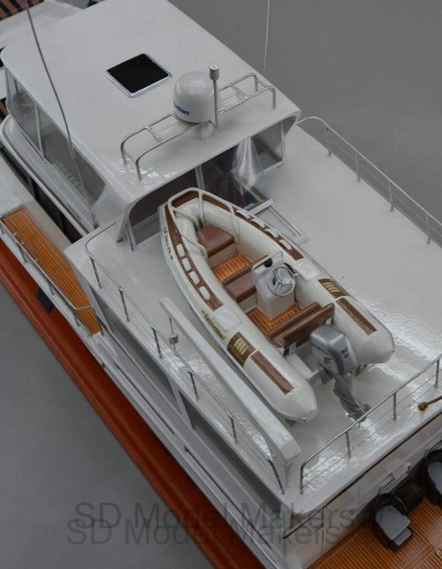 Jefferson Yacht 52 foot - 24 Inch Model
