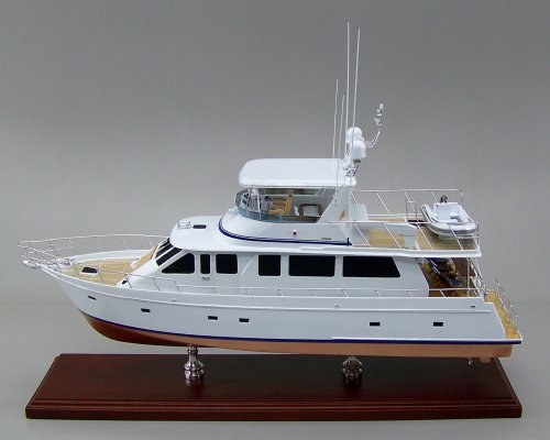 Offshore Yachts scale model